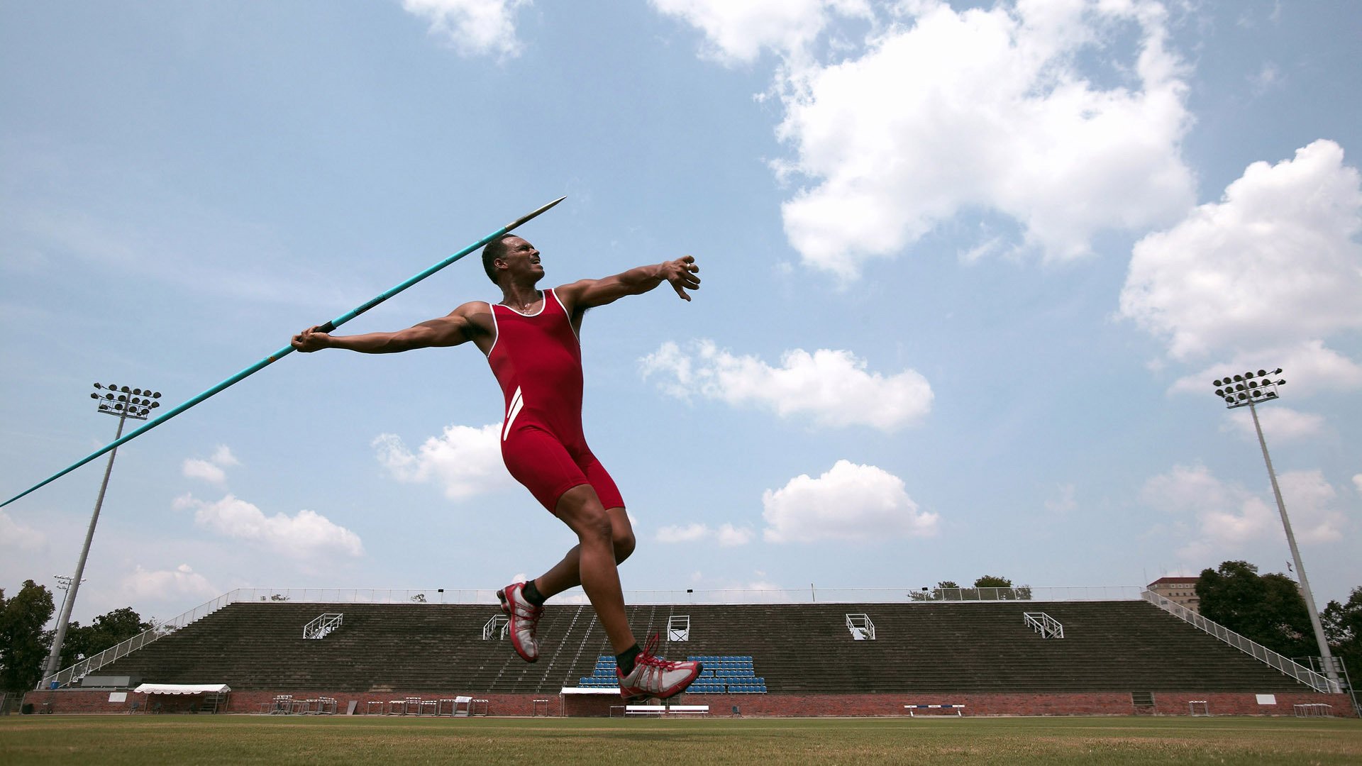 德里赫特爆发定乾坤，拉齐奥争冠战险胜巴拉圭劲旅