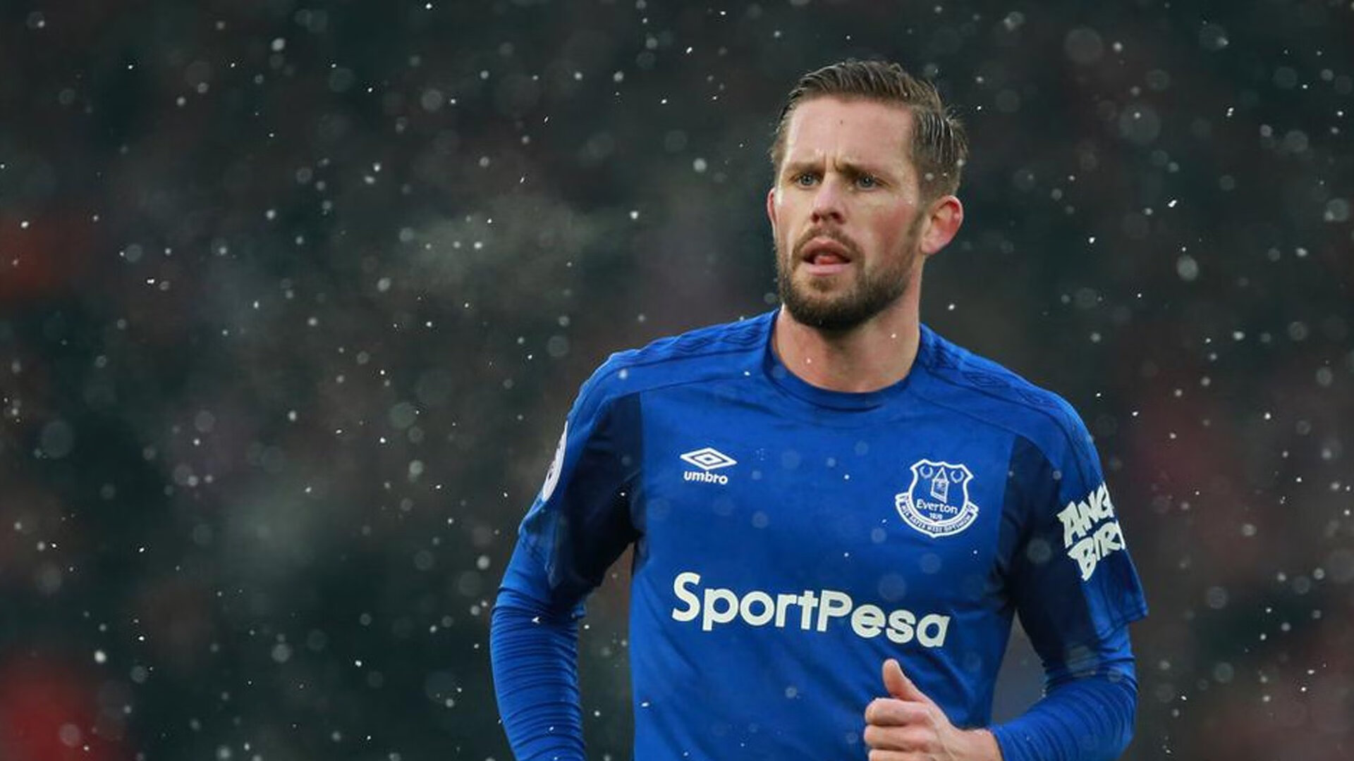 南非对阵卡塔尔，莱万里程碑之夜，见证足球的多元交汇